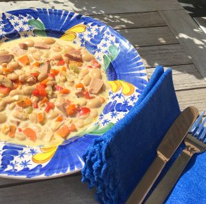Bohnensuppe mit Lyoner Wurst