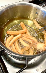 Churros frittieren, so geht es