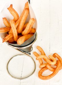 Churros selbermachen und anrichten