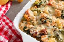 Nudelauflauf mit Lachs und Spinat